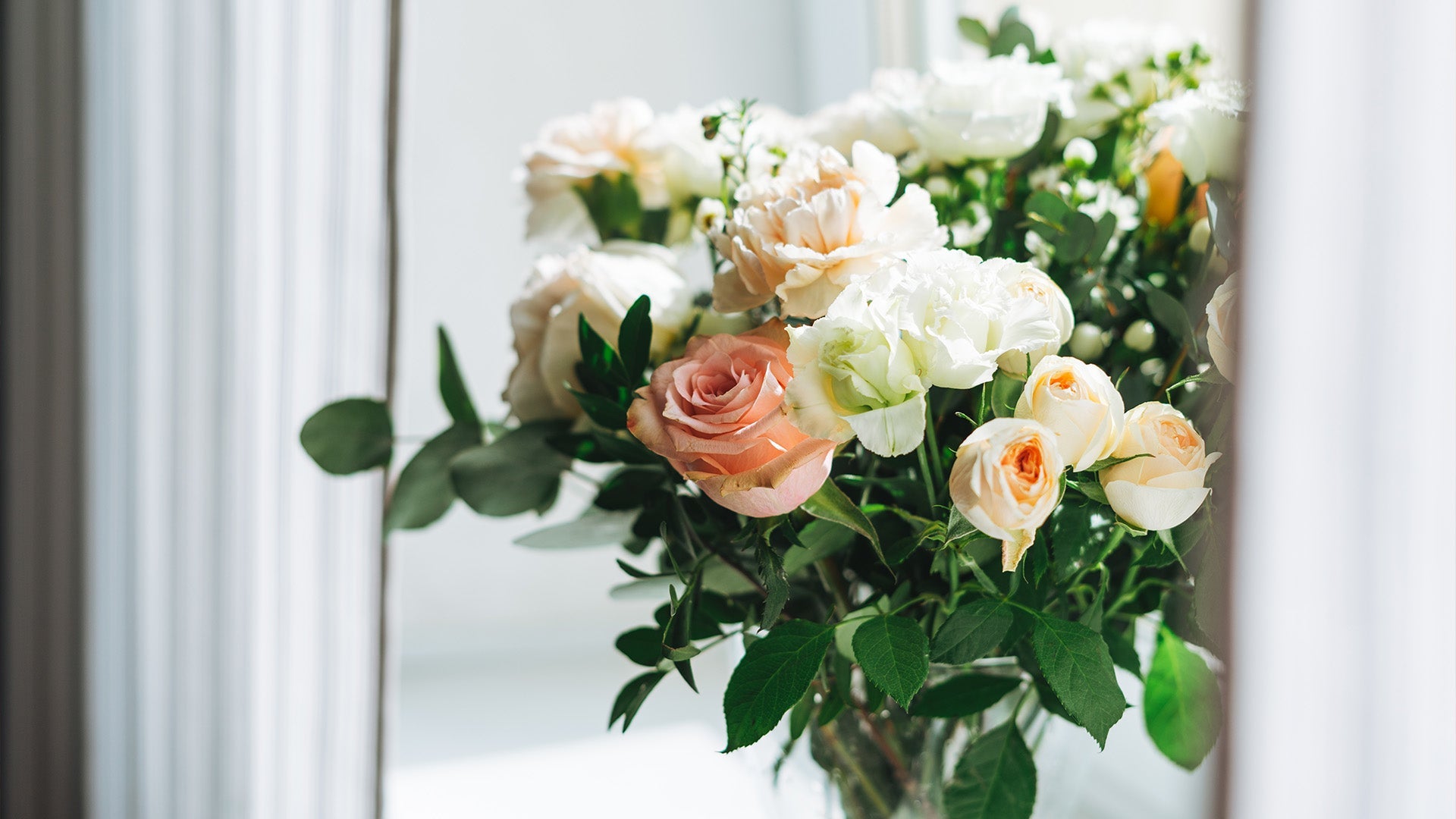 Welcome to Send Blooms – Your Go-To Flower Delivery Service in Canada!