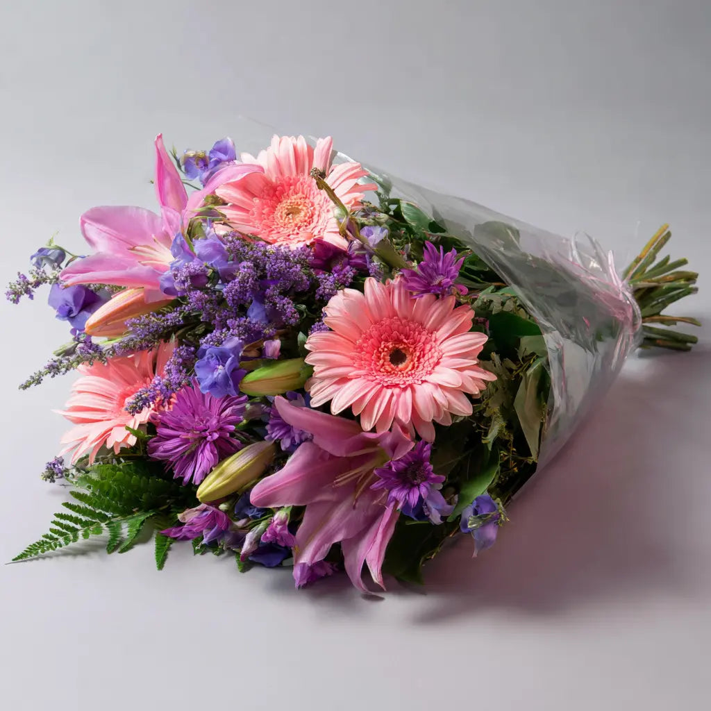 A Soft Touch of Pink & Liliac Send Blooms