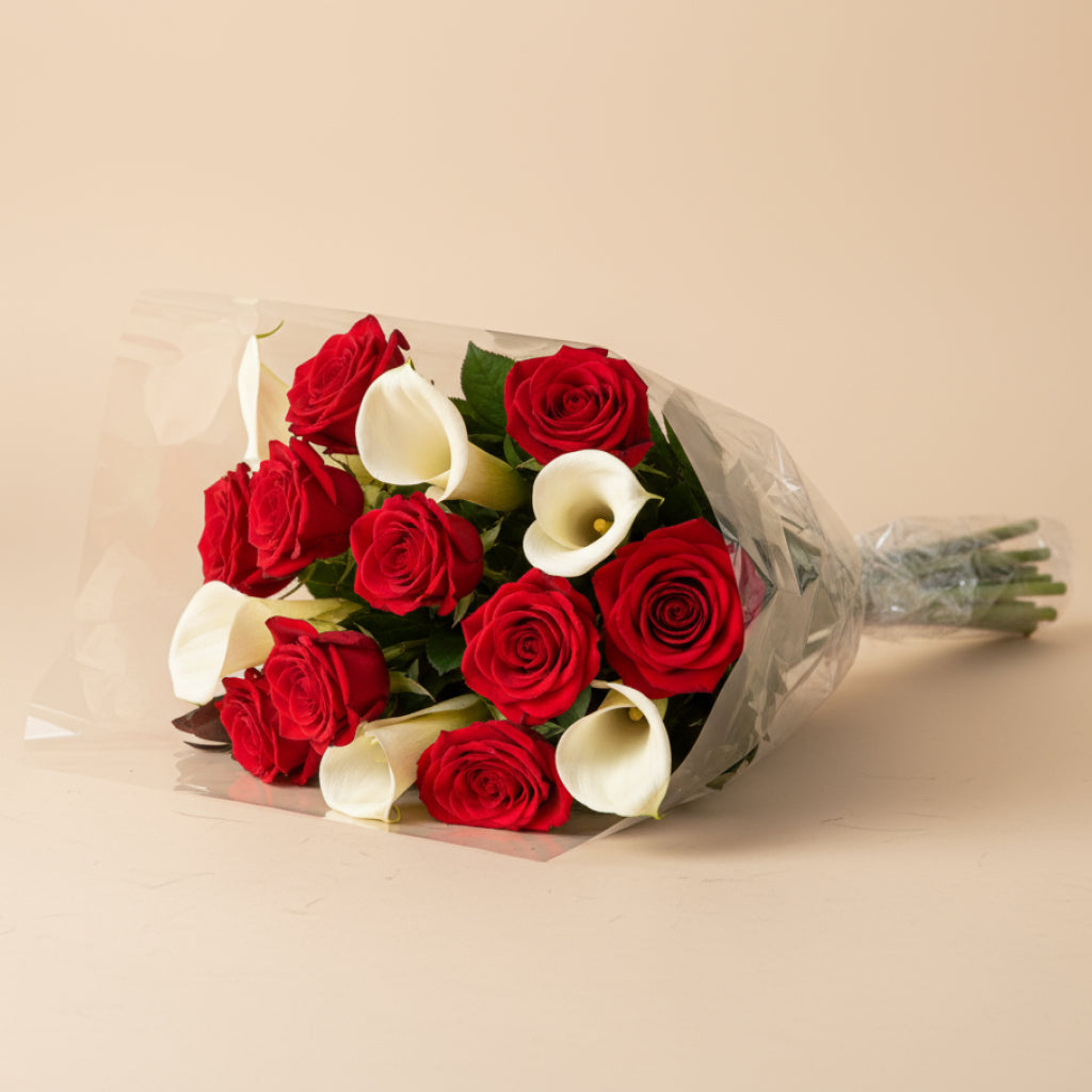 Enchanting Christmas Magic: Festive Holiday Decor & Gifts Send Blooms