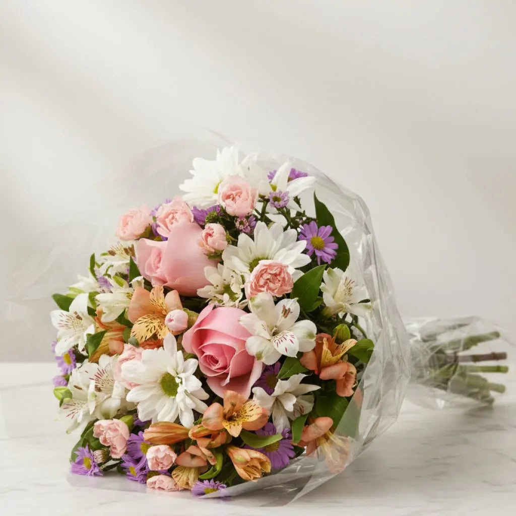 Soft and Luxurious Bouquet Send Blooms